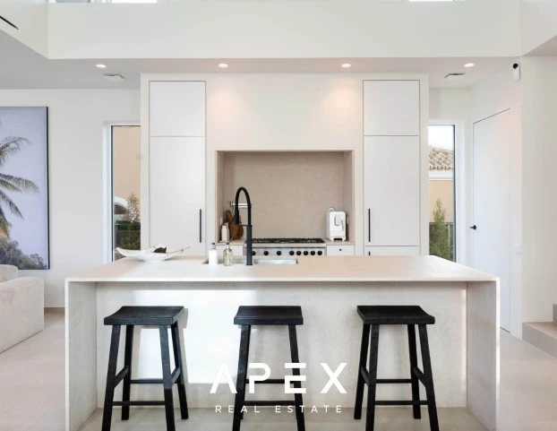 Luxurious Mediterranean-inspired house, 3 bedroom, stunning roof top sea view