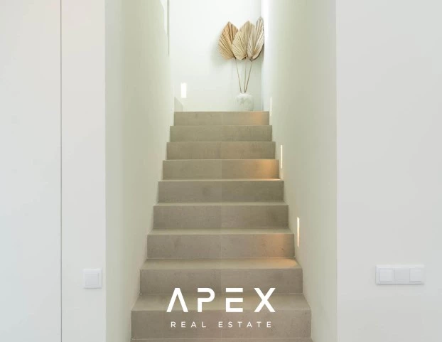 Luxurious Mediterranean-inspired house, 3 bedroom, stunning roof top sea view