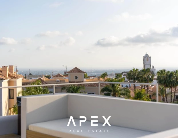 Luxurious Mediterranean-inspired house, 3 bedroom, stunning roof top sea view