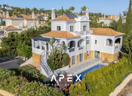 Four Bedroom Vale Do Lobo with Swimming Pool