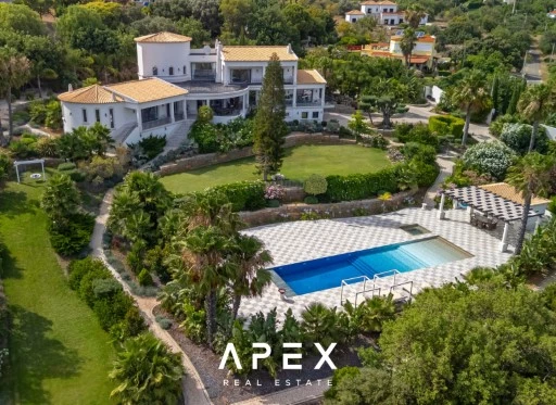 Four Bedroom Vale Do Lobo with Swimming Pool