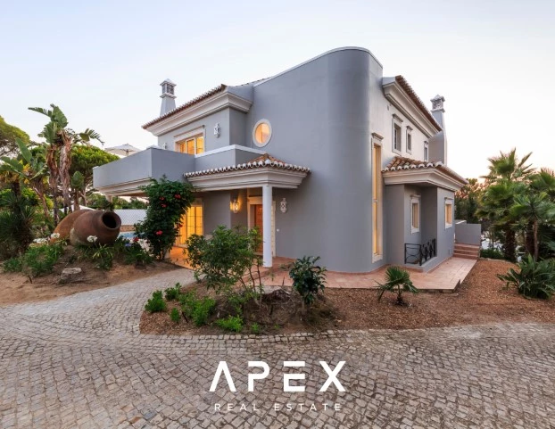 Four Bedroom Vale Do Lobo with Swimming Pool
