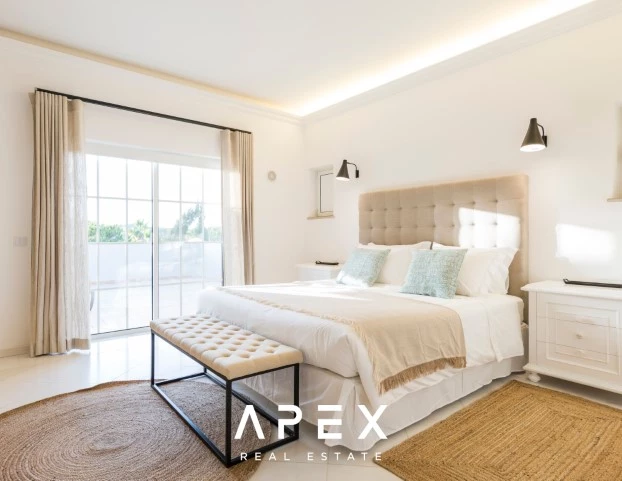 Four Bedroom Vale Do Lobo with Swimming Pool
