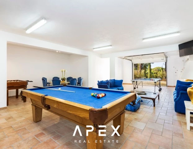Four Bedroom Vale Do Lobo with Swimming Pool