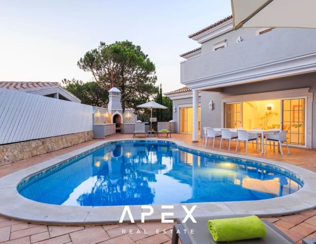 Four Bedroom Vale Do Lobo with Swimming Pool