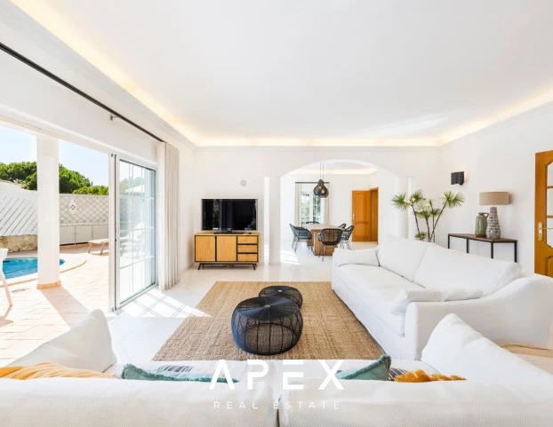 Four Bedroom Vale Do Lobo with Swimming Pool