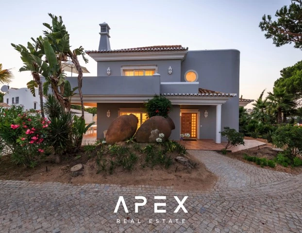 Four Bedroom Vale Do Lobo with Swimming Pool