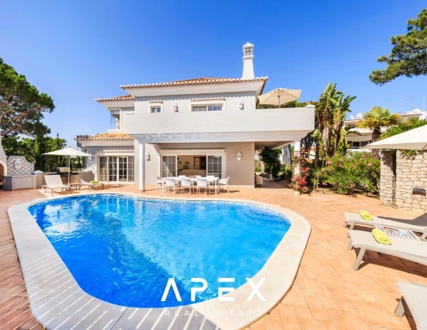 Four Bedroom Vale Do Lobo with Swimming Pool