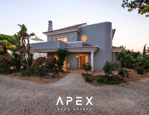 Four Bedroom Vale Do Lobo with Swimming Pool