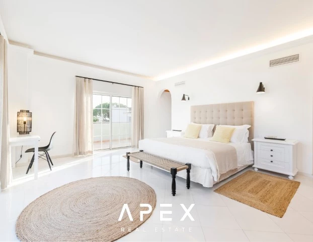 Four Bedroom Vale Do Lobo with Swimming Pool
