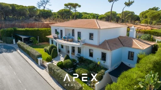 Four Bedroom Vale Do Lobo with Swimming Pool
