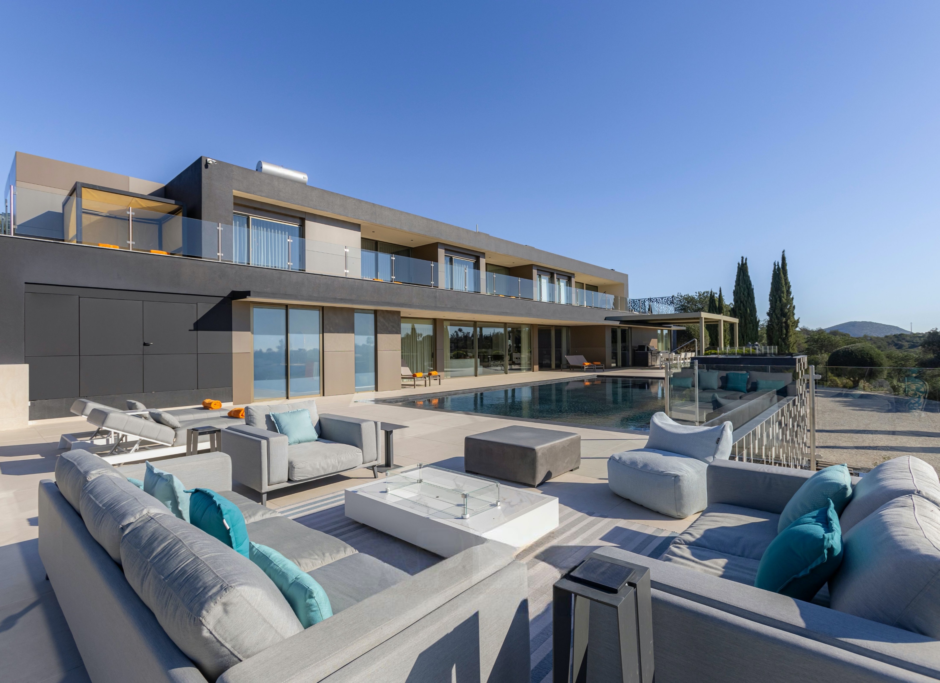 Three Bedroom Villa in Vale do Lobo with pool
