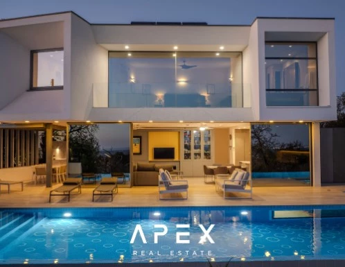 Three Bedroom Villa in Vale do Lobo with pool