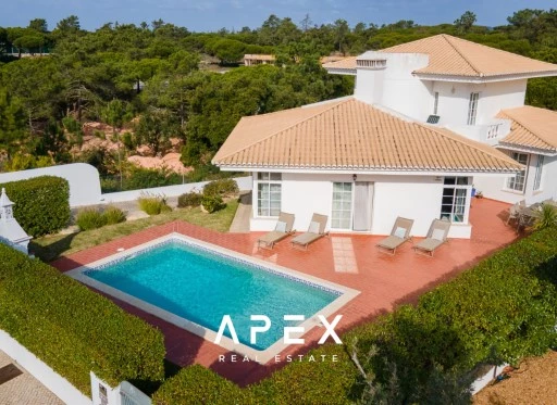 Three Bedroom Villa in Vale do Lobo with pool