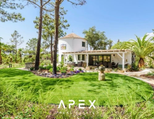 Three Bedroom Villa in Vale do Lobo with pool