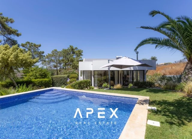 Three Bedroom Villa in Vale do Lobo with pool
