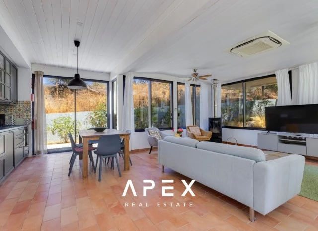 Three Bedroom Villa in Vale do Lobo with pool
