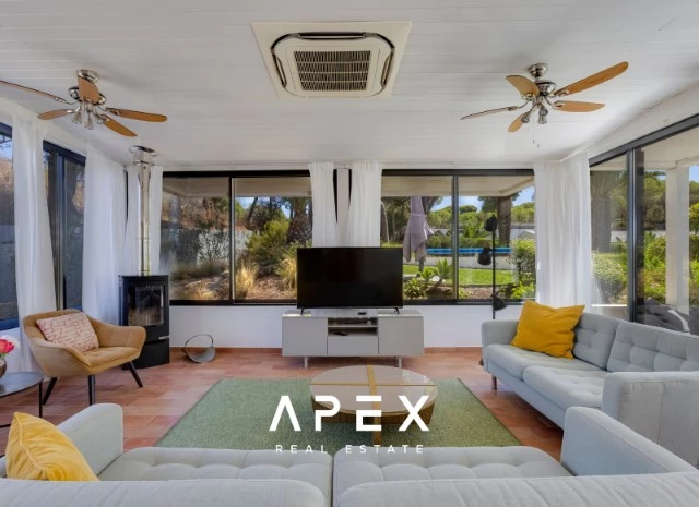 Three Bedroom Villa in Vale do Lobo with pool