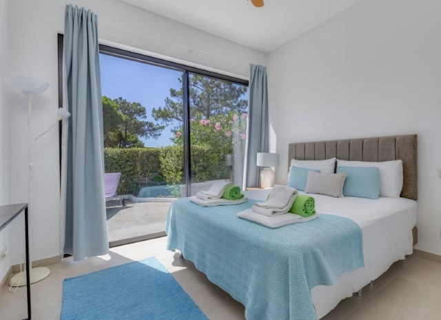 Three Bedroom Villa in Vale do Lobo with pool