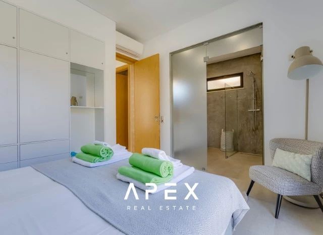 Three Bedroom Villa in Vale do Lobo with pool