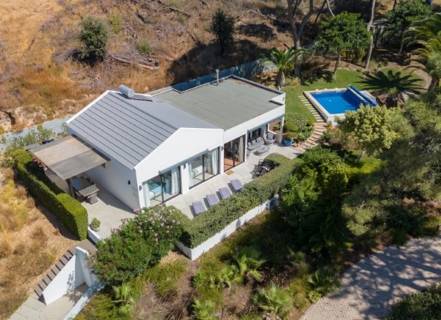 Three Bedroom Villa in Vale do Lobo with pool