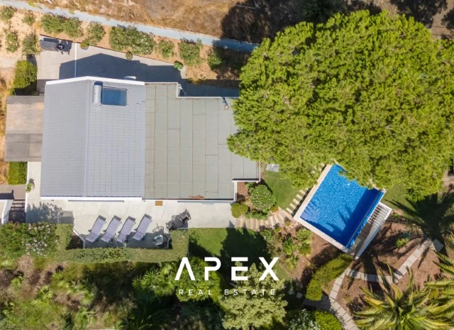 Three Bedroom Villa in Vale do Lobo with pool