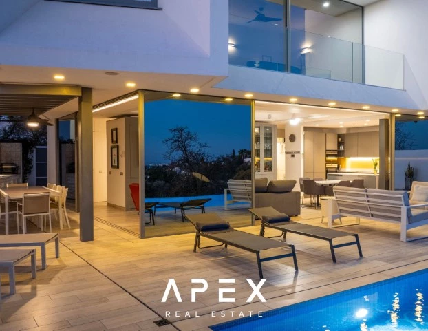 Exclusive Listing | Four Bedroom Modern Luxury Villa with Panoramic Ocean View