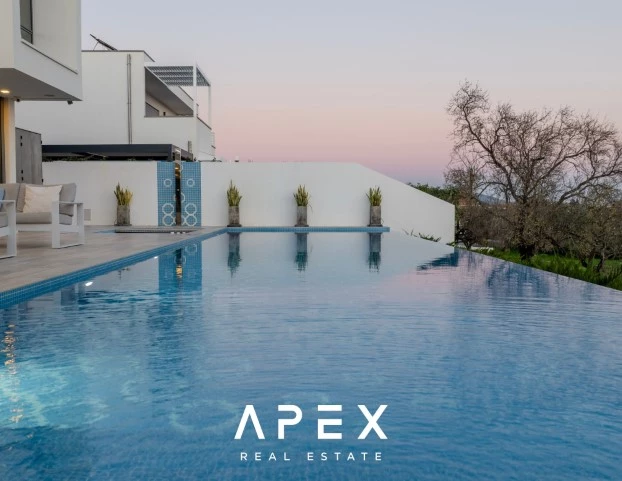 Exclusive Listing | Four Bedroom Modern Luxury Villa with Panoramic Ocean View