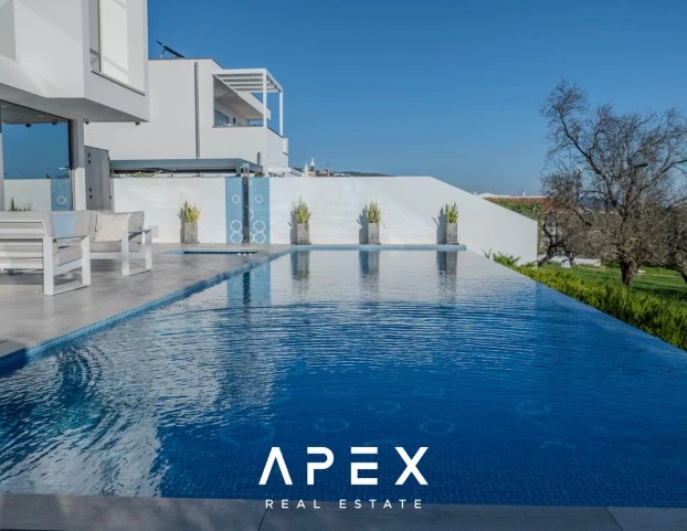 Exclusive Listing | Four Bedroom Modern Luxury Villa with Panoramic Ocean View