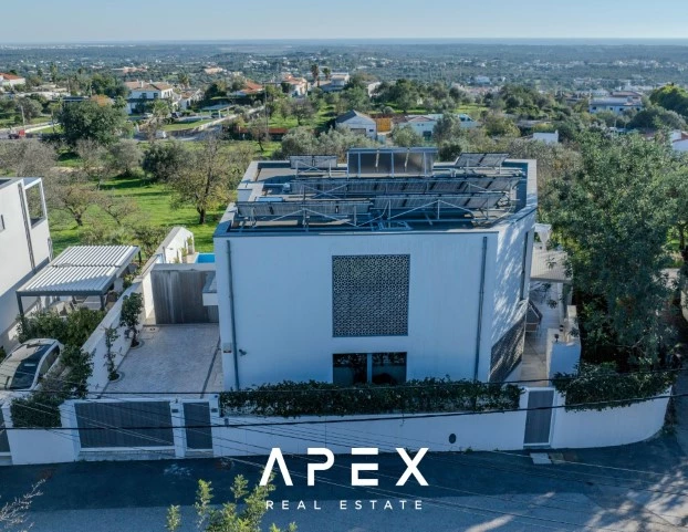 Exclusive Listing | Four Bedroom Modern Luxury Villa with Panoramic Ocean View