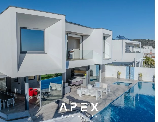 Exclusive Listing | Four Bedroom Modern Luxury Villa with Panoramic Ocean View
