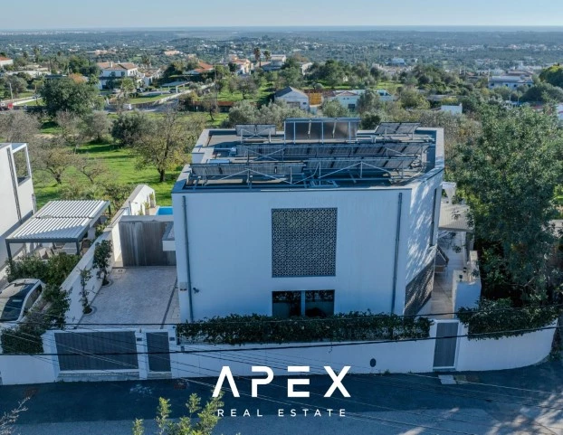 Exclusive Listing | Four Bedroom Modern Luxury Villa with Panoramic Ocean View