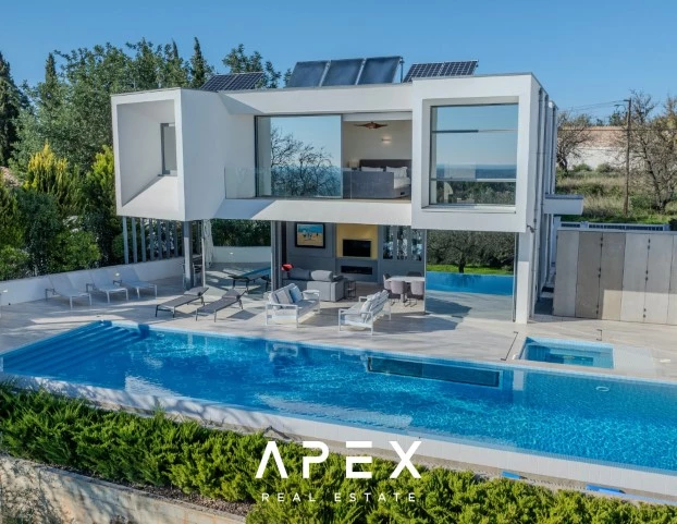 Exclusive Listing | Four Bedroom Modern Luxury Villa with Panoramic Ocean View