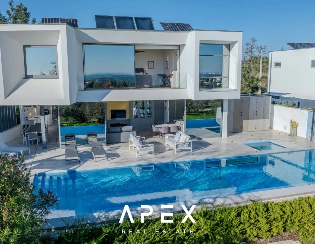 Exclusive Listing | Four Bedroom Modern Luxury Villa with Panoramic Ocean View
