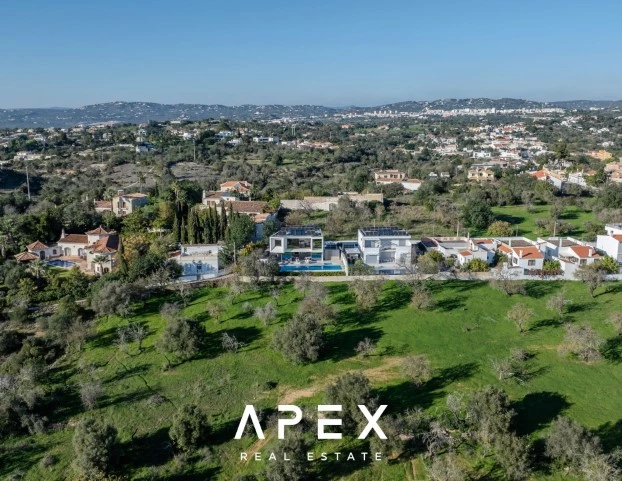 Exclusive Listing | Four Bedroom Modern Luxury Villa with Panoramic Ocean View