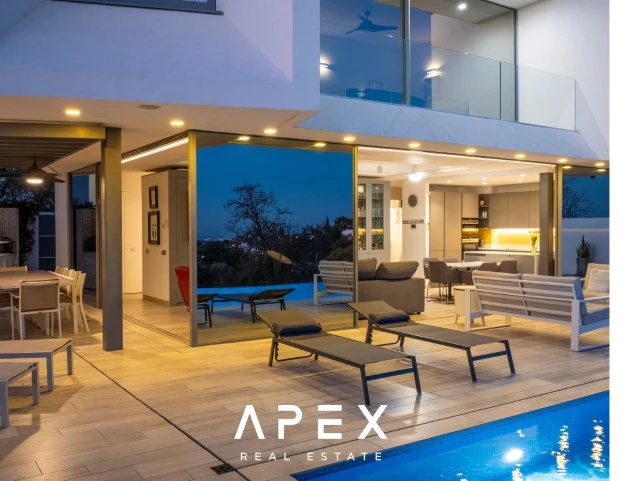 Exclusive Listing | Four Bedroom Modern Luxury Villa with Panoramic Ocean View