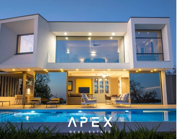 Exclusive Listing | Four Bedroom Modern Luxury Villa with Panoramic Ocean View