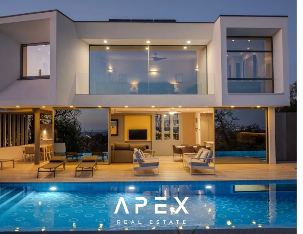 Exclusive Listing | Four Bedroom Modern Luxury Villa with Panoramic Ocean View