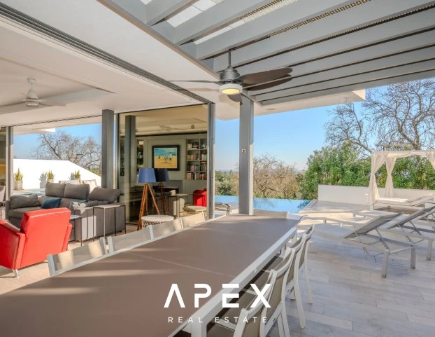Exclusive Listing | Four Bedroom Modern Luxury Villa with Panoramic Ocean View