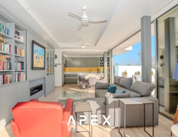 Exclusive Listing | Four Bedroom Modern Luxury Villa with Panoramic Ocean View