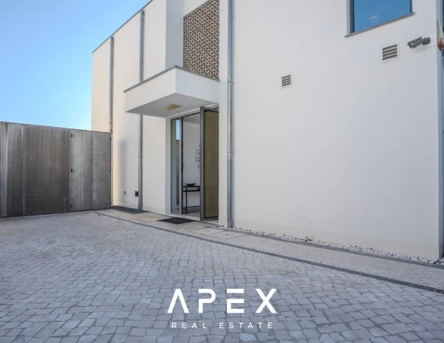 Exclusive Listing | Four Bedroom Modern Luxury Villa with Panoramic Ocean View
