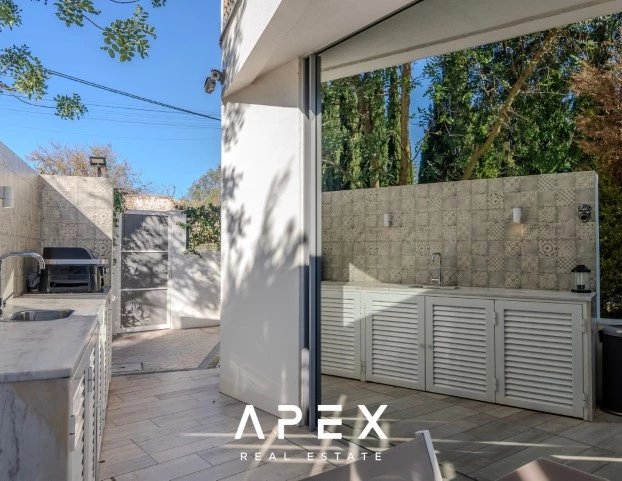 Exclusive Listing | Four Bedroom Modern Luxury Villa with Panoramic Ocean View