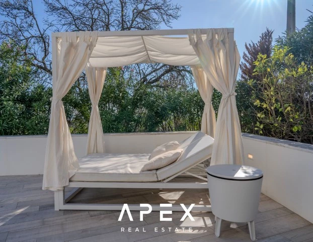 Exclusive Listing | Four Bedroom Modern Luxury Villa with Panoramic Ocean View