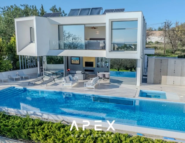 Exclusive Listing | Four Bedroom Modern Luxury Villa with Panoramic Ocean View