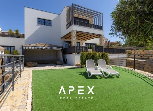 Town House 3 Bedrooms