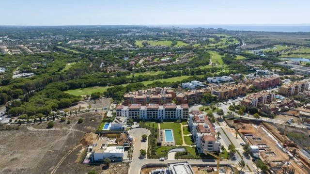 Spacious and Convenient Two Bedroom Apartment for One to Two Year Rental in Victoria Gardens Vilamoura