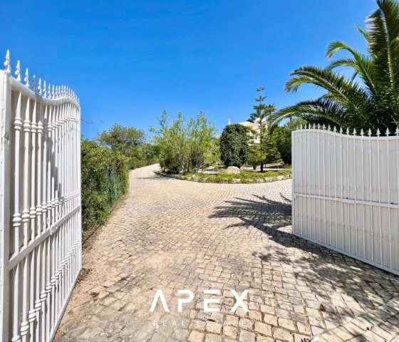 Five bedrooms villa in Estoi with stunning views of sea and countryside