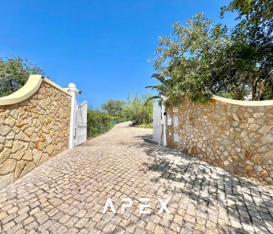 Five bedrooms villa in Estoi with stunning views of sea and countryside
