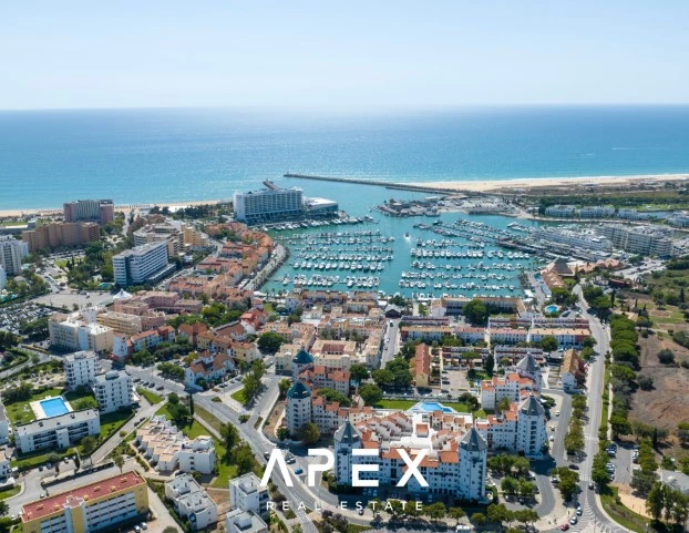 5 Bedroom Townhouse in Vilamoura