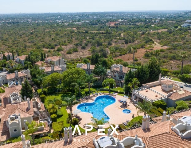 Four Bedroom Town House in The Crest
